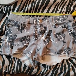 Great condition cute floral shorts